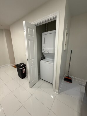 Interior - New & Cozy Durham 2 Bedroom Home A (Durham)
