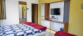 Laxman AC Lodge Jejuri by Martandbhairav Hospitality LLP