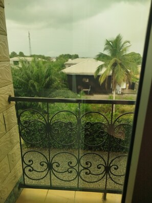 Chambre Double Standard, balcon, vue partielle sur l'océan | Terrasse/Patio