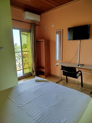 Chambre Double Standard, balcon, vue partielle sur l'océan