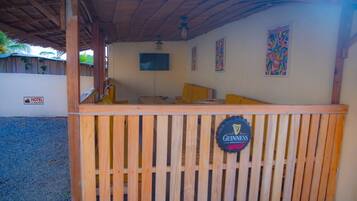 المنطقة المحيطة بالمنشأة