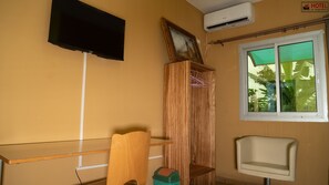 Phòng đôi Tiêu chuẩn, ban công, quang cảnh một góc biển | Nội thất