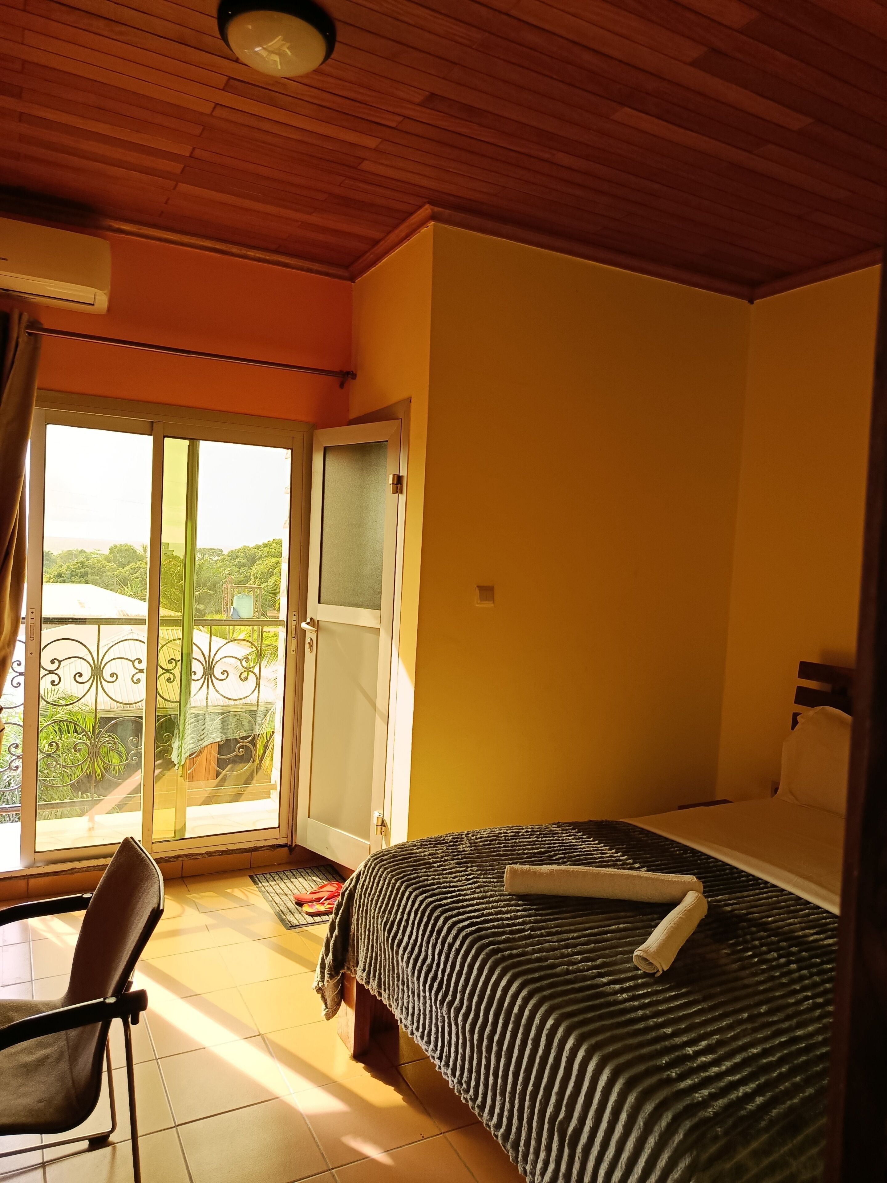 Standard-Doppelzimmer, Balkon, eingeschränkter Meerblick