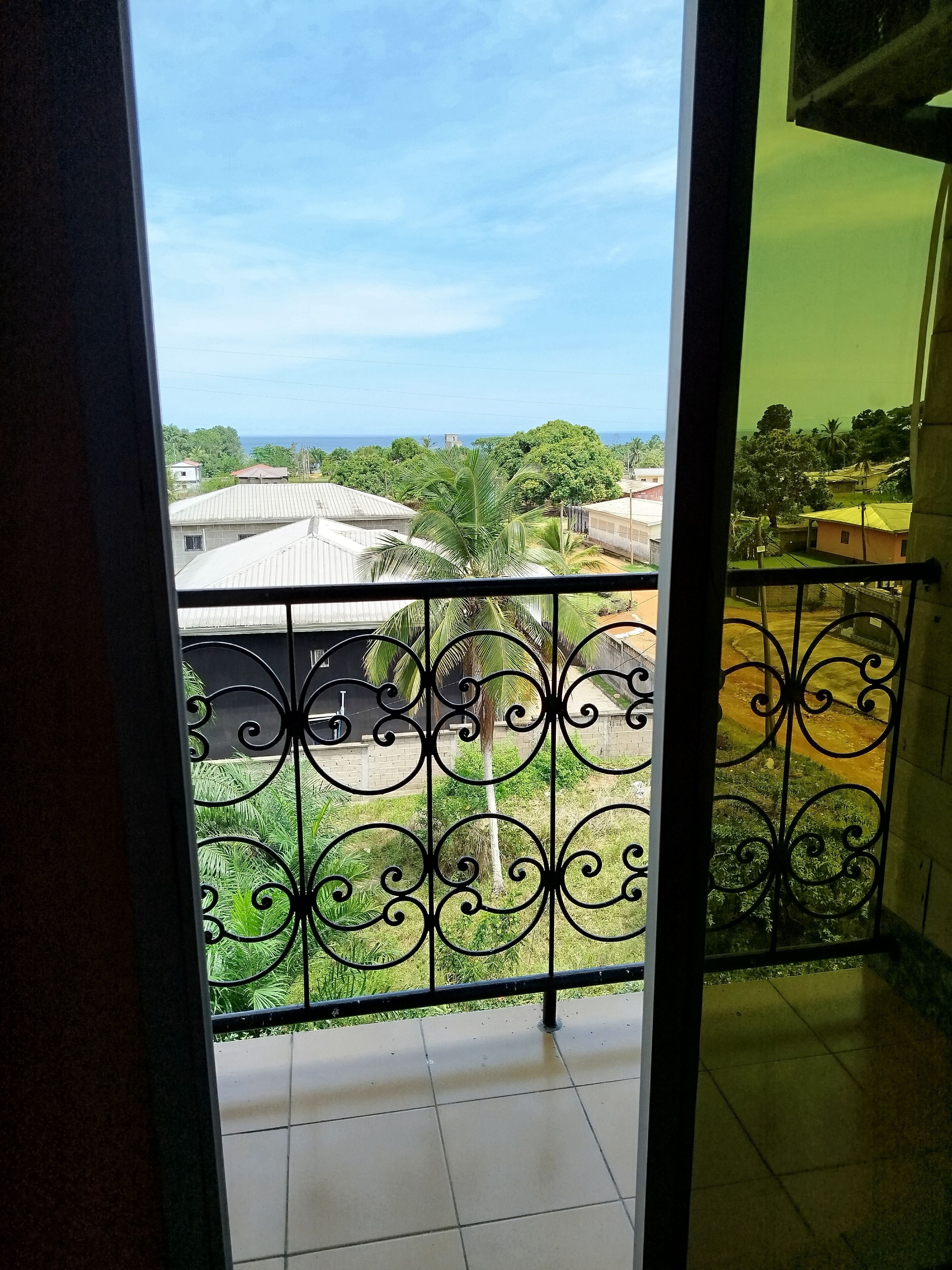 Standaard tweepersoonskamer, balkon, gedeeltelijk uitzicht op oceaan