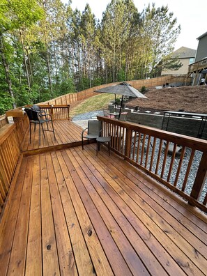 Terrace/patio - Backyard event space with basement apartment with kitchen, fitness room. (Fairburn)