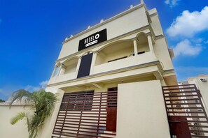 House | Exterior - Hotel O Bairiya Bus Terminal Formerly Awadh Palace (Patna)