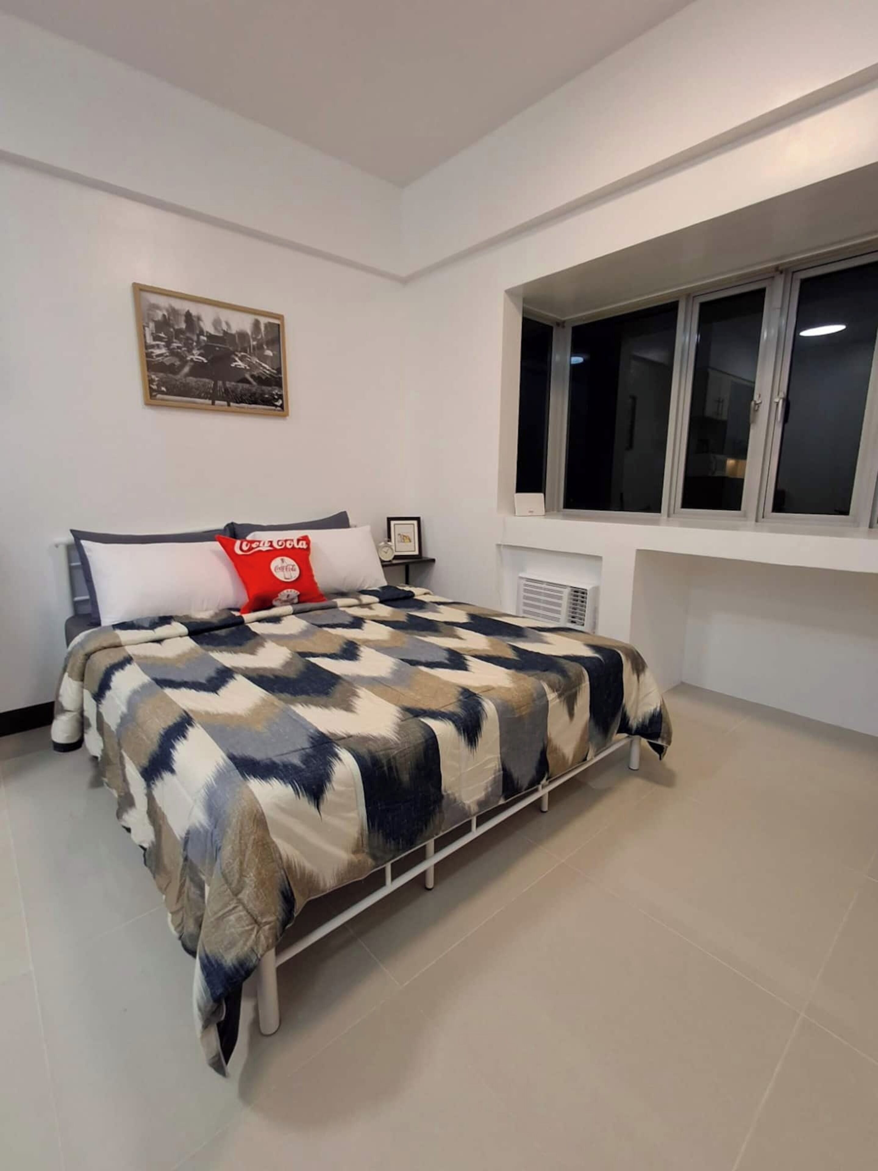 Standard-Studio, 1 Queen-Bett, Klimaanlage, Stadtblick | Wohnbereich