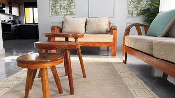 Apartment, Stadtblick | Wohnbereich