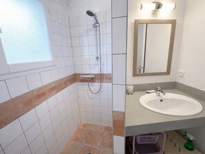Bathroom - Single-storey House - 600m Beach & Center, Parking (La Tranche-sur-Mer)