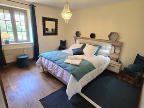 Free WiFi - Spacious house, parking - 6 guests (Les Eyzies)