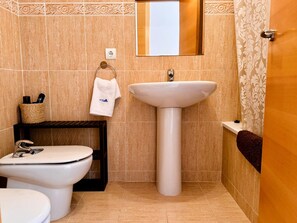 Hair dryer, towels - Elegant apartment near the beach - 4 guests (Vergel)