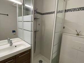 Bathroom - Studio with parking - 2 guests, near beach (Argelès-sur-Mer)