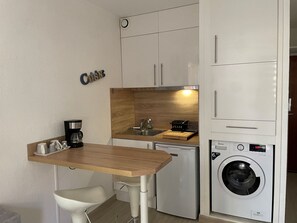 Private kitchen - Studio with parking - 2 guests, near beach (Argelès-sur-Mer)