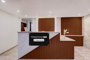 Reception - Super Townhouse Oak FRI Dehradun (Dehradun)