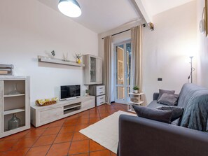 Living area - Beautiful apartment for 4 people with WIFI, TV and terrace (Genoa)
