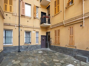 Exterior - Lovely apartment for 4 guests with WIFI, TV and terrace (Genoa)