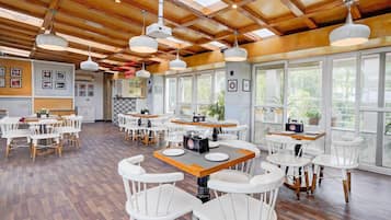 House | Dining