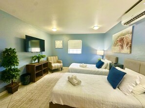 3 habitaciones, escritorio, tabla de planchar con plancha y wifi gratis 