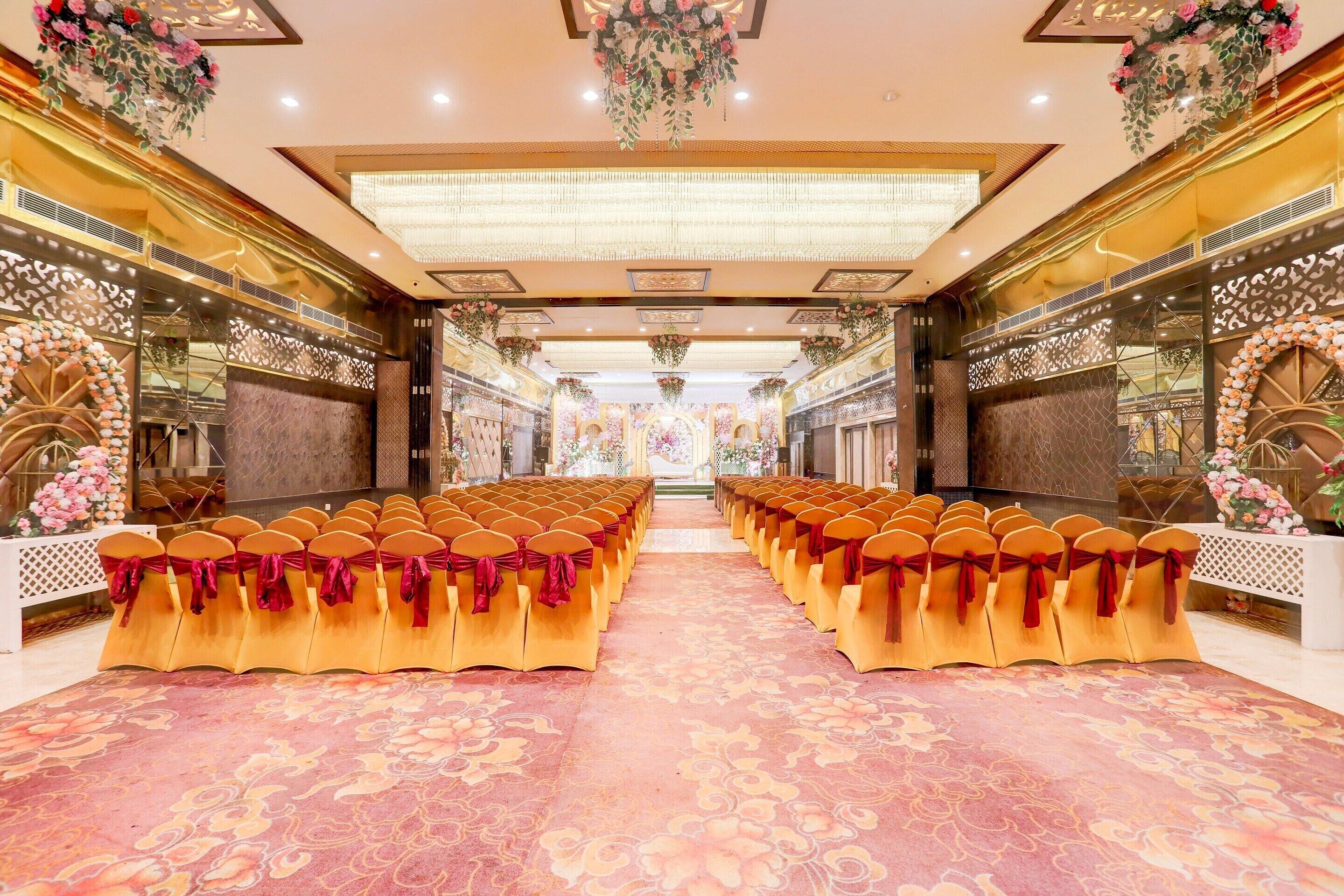 House | Banquet hall
