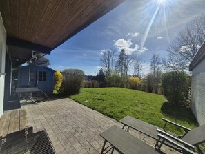 Terrace/patio - ERNST vacation home close to the Frisian beach in Tossens for the whole family (Butjadingen-Tossens)