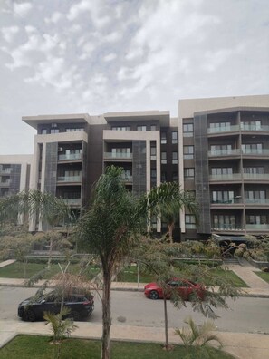 Exterior - هادئ ونظيف ويتميز بأطلاله ع حديقه جميله جدا ويتميز (Cairo Governorate)