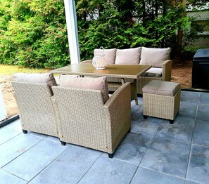 Outdoor dining - Vrbo Property (Lütow)