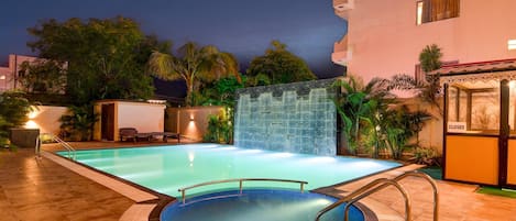 House | Pool