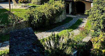 Peaceful Asolo Villa: Huge Garden & Walk to Town