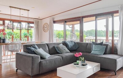 Gorgeous 3-bedroom chalet in wonderful tranquil Erm perfect for relaxing getaway
