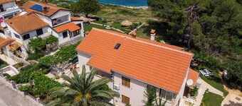 Uživajte sa svojom obitelji u ovom modernom smještaju. Apartman Dejan 1.