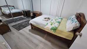 3 habitaciones, caja de seguridad en la habitación y escritorio 