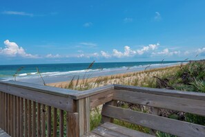 On the beach - Oceanfront beauty in Cinnamon Beach - 523! (Palm Coast)