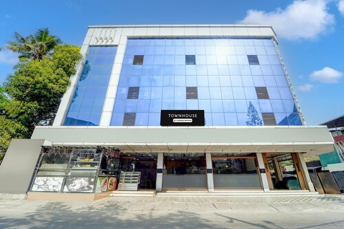 Super Townhouse City Center Ernakulam