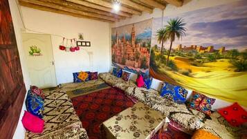 Klassiek huis, uitzicht op tuin | Interieur