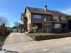 Apartment | Exterior - Stylish Apartment in Bree Centre (Bree)