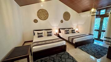 3 habitaciones, tabla de planchar con plancha, wifi y ropa de cama