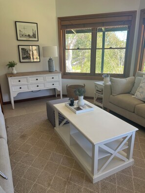 Living area - Home in The Range Mclaren Vale Wine Region (The Range)
