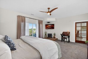 1 bedroom, desk, iron/ironing board, WiFi
