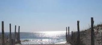 Welcoming 2 Bed Beach Chic Bayside Cottage in America’s Greatest Family Resort