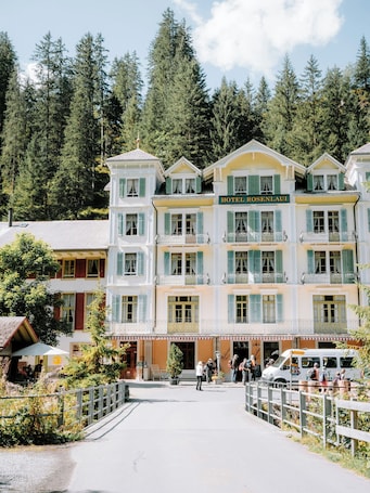 Exterior. Hotel Grosvenor