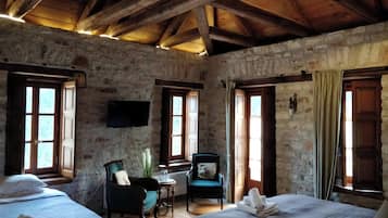 Chambre Deluxe double ou avec lits jumeaux, balcon, vue sur la ville