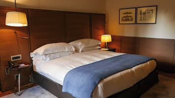 Chambre Deluxe double ou avec lits jumeaux, balcon, vue sur la ville