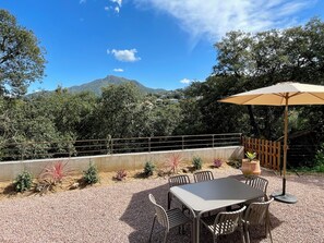 Outdoor dining - Villa Gala - New family home, absolute tranquility (Bastelicaccia)