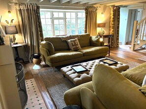 TV - Loke House In Peaceful Cley Next The Sea (Cley Next the Sea)