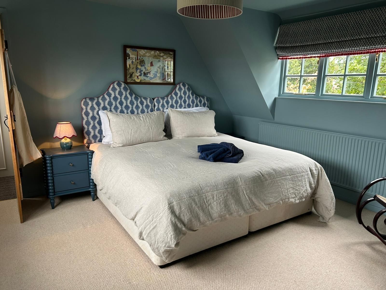 Iron/ironing board, Internet, bed sheets