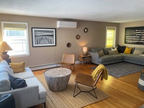 Smart TV - Elegant Coastal Retreat  with Stunning Marsh Views and Private Beach-Sleeps 8. (Clinton)