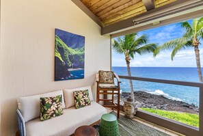 Interior - Kksr#4303 Direct Oceanfront, Top Floor, Ac, Remodeled, Sleeps 8 (KAILUA KONA)