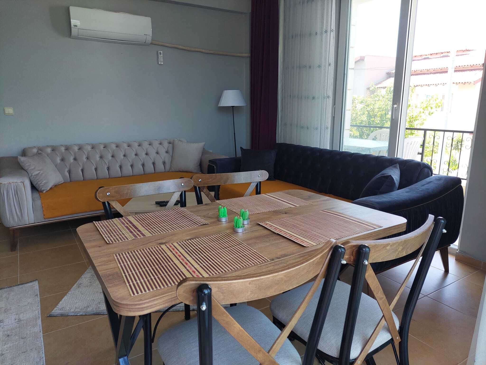 Condo phong cách cổ điển, quang cảnh vườn | Khu phòng khách