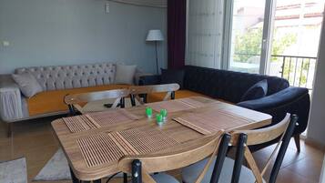 Klassiek appartement, uitzicht op tuin | Woonruimte