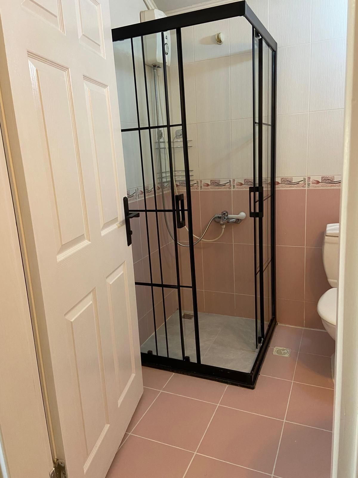 Condo phong cách cổ điển, quang cảnh vườn | Phòng tắm